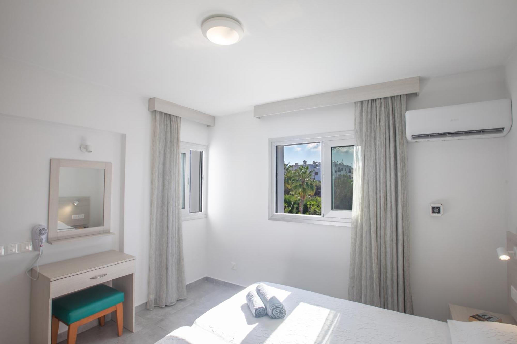 Pavlinia Hotel & Apartments Ayia Napa Exterior photo